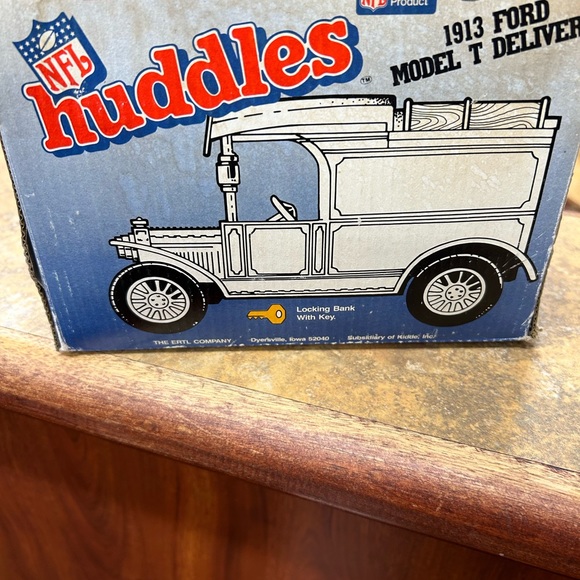 San Francisco 49er Ertl Collectibles NFL 1913 Ford Model T Delivery Truck Coin - Picture 3 of 6